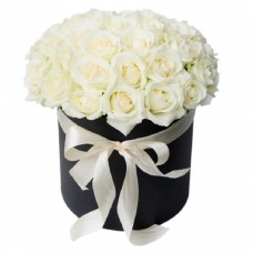 Коробка 25 белых роз 